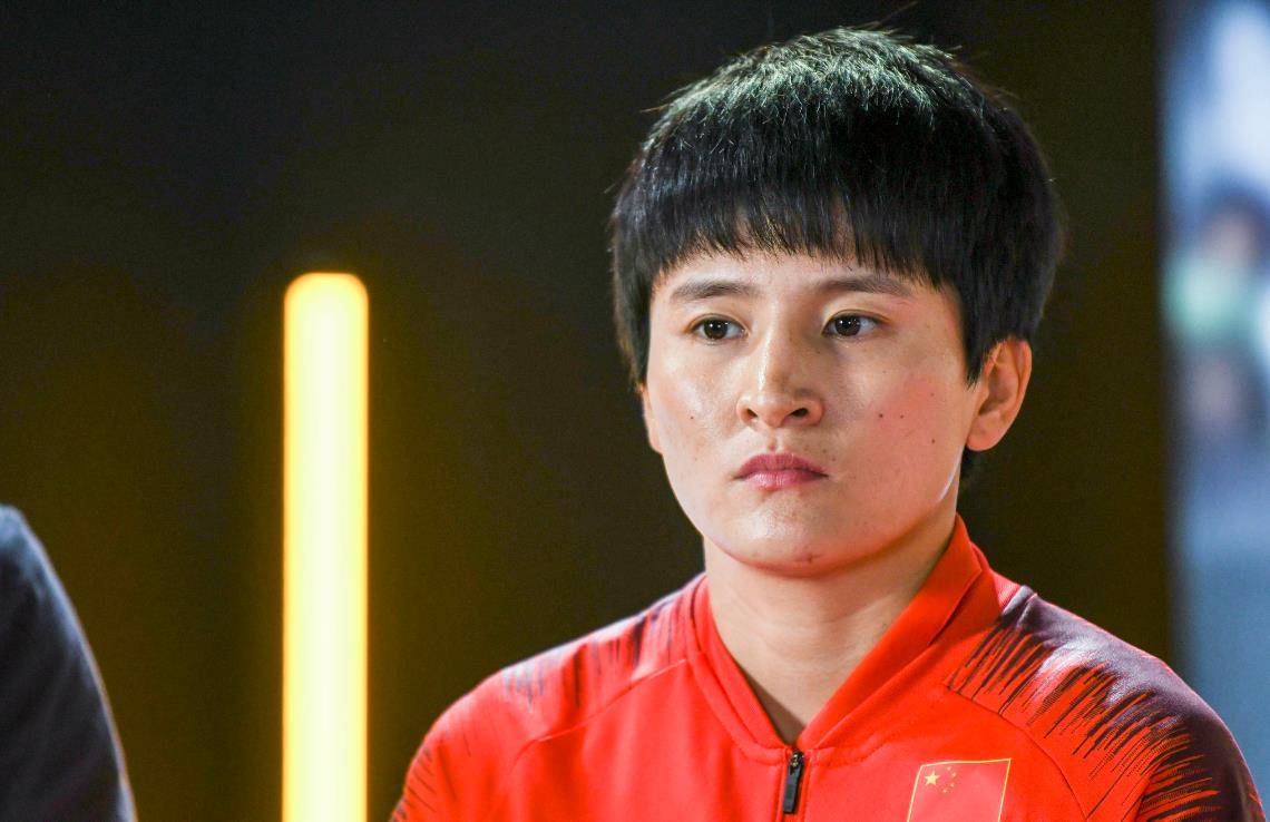 蜂鸟-包含官宣日葡超传出新动向，深圳队遗憾出局，高层表态——球迷炸锅，球探报告显示潜力的词条