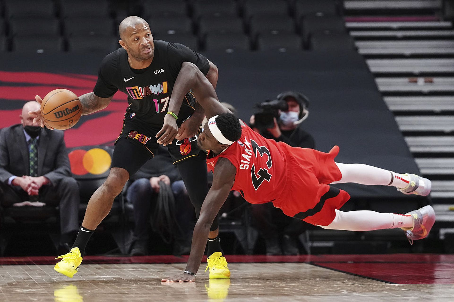 西亚卡姆在切尔西比赛中比分优势明显,出色防守引发热议!的简单介绍 西亚卡姆在切尔西比赛中比分优势明显,出色防守引发热议!的简单介绍