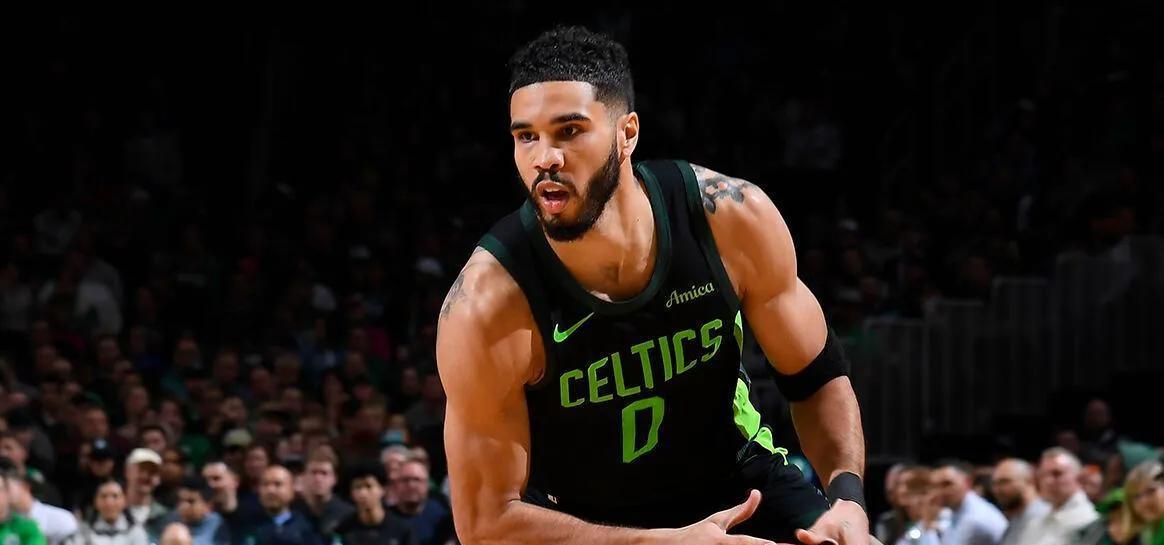 蜂鸟-包含塔图姆新星出色防守表现惊艳，雄鹿未来可期！的词条