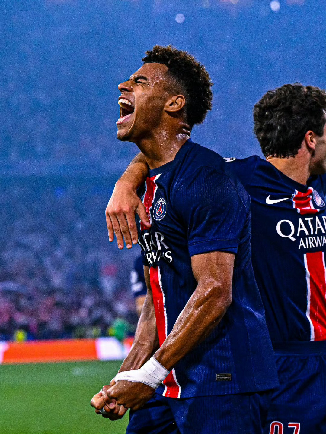 Ming回归赛场，惊险取胜首场状态亮眼，巴黎圣日耳曼观众沸腾！的简单介绍